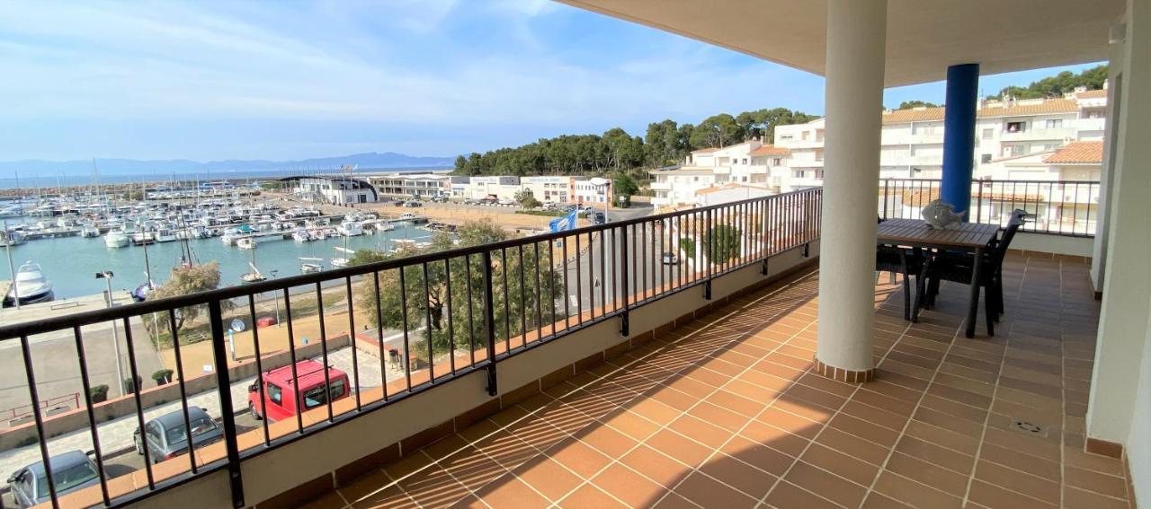 Apartaments Club Nautic L'Escala Exterior photo